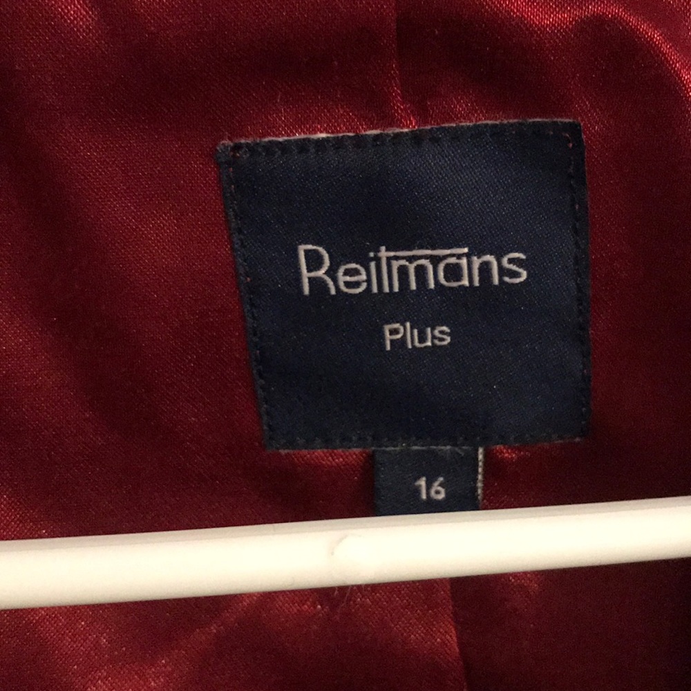 Reitman’s Red Wool Coat - Picture 4 of 7